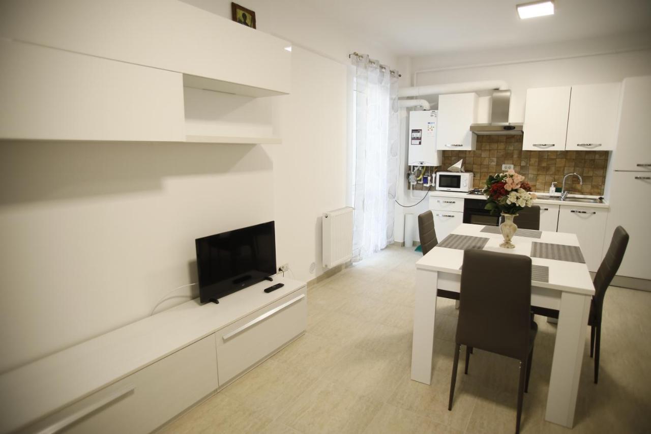 Lar Apartment Focsani Ngoại thất bức ảnh